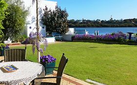 Boathouse Bunbury Bed & Breakfast
